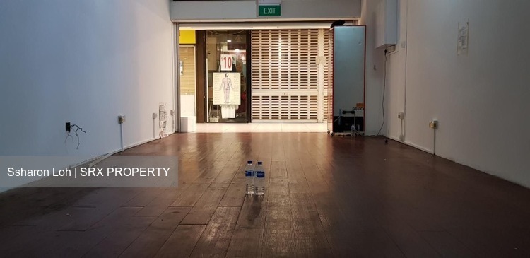 Lucky Plaza (D15), Retail #544358361